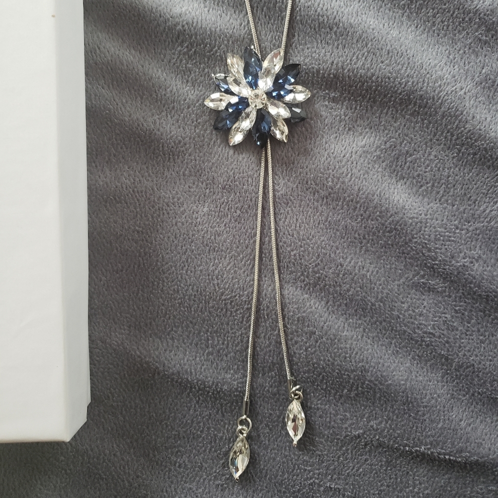 New crystal flower pendant long necklace